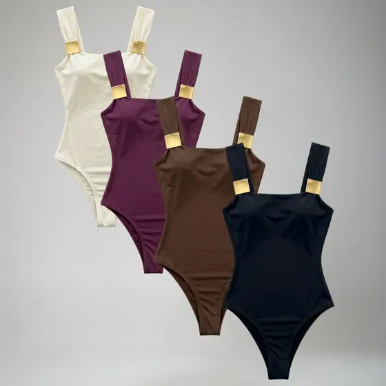 Body Feminino Fivelas Dourada Suplex Premium Confortavél Moda Tendência Modela o Corpo