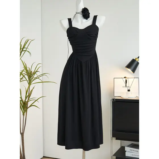 Hepburn estilo estilingue vestido preto feminino 2026 verão francês alça de ombro larga saia cintura estreita mais magro