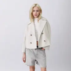 Minimalista 2025 outono novo estilo feminino europeu americano moda simples All-Match duplo Breasted jaqueta curta