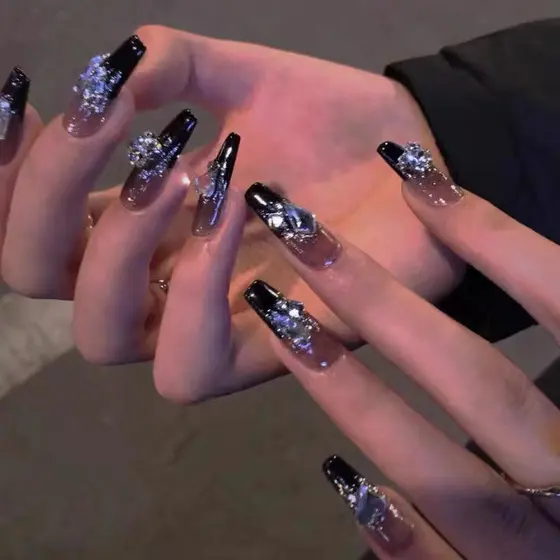 2023 novo estilo vestindo unhas médio longo estilo Strobe fada Manicure remendo menina quente ins estilo francês gradien