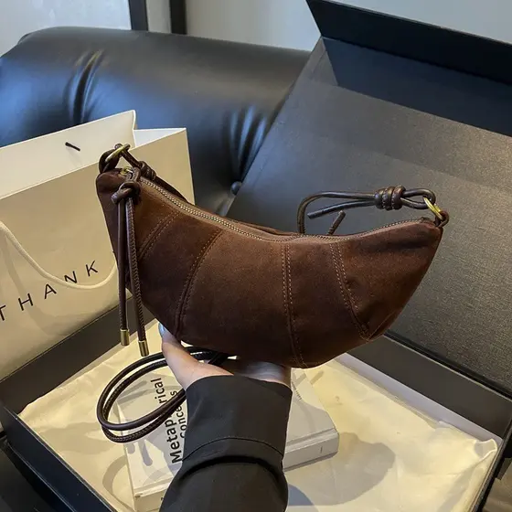 High-End nicho Retro fosco couro Croissant feminino outono novo estilo All-Match saco do mensageiro de um ombro Commuter