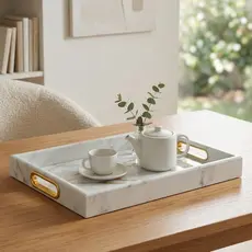 Bandeja Marmorizada com Alça Dourada Porta Objetos Perfumes Maquiagem Decoração