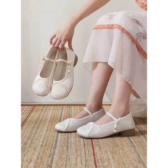 Primavera verão novo estilo velho pequim sapatos de pano feminino estilo antigo com saia Cheongsam Hanfu sapatos padrão