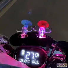 Luminoso pequeno avião veículo elétrico decoração Gadget acessórios criativo motocicleta bateria carro LED luz energia e