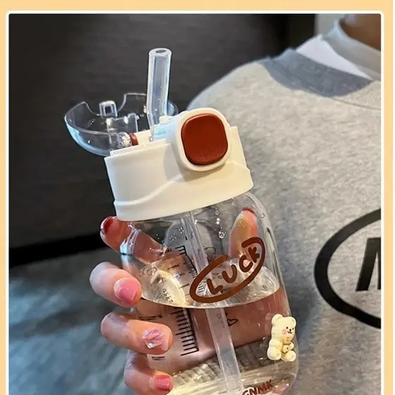 Copo influenciador feminino 2025 novo estilo ins copo de vidro de palha de alto valor pequeno resistente ao calor bonito