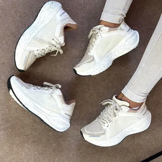 Tênis Feminino Casual Branco Bege Confortável Leve Caminhada Academia Moda