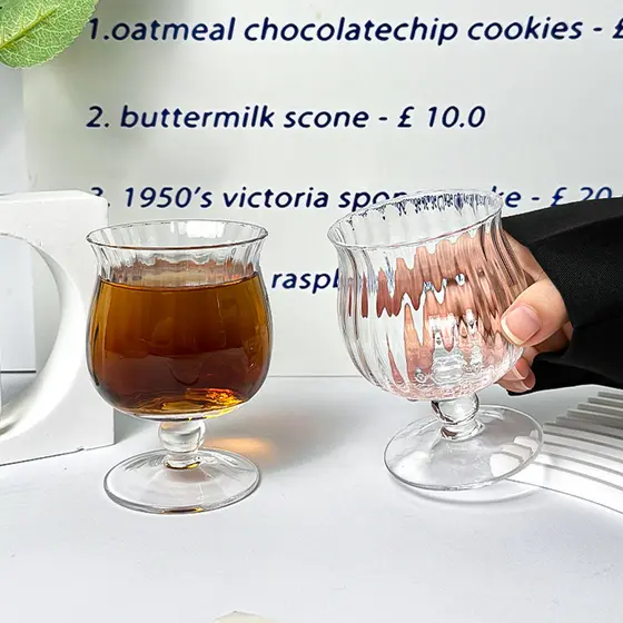 Primeiro rolo ins vidro de vento ondulado nicho de vidro de pé curto francês Mulled copo de vinho doce frutas copo de vi