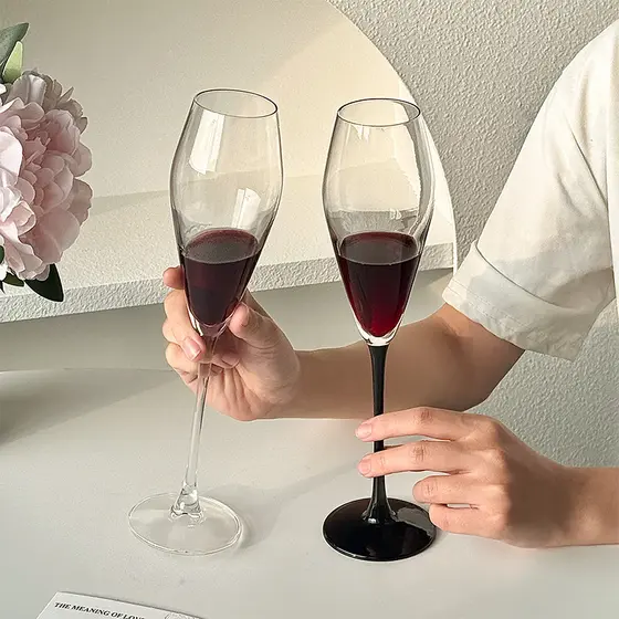 Primeiro rolo criativo taça de vidro vinho tinto elegante copo de vinho High-End sentido ligeiramente bêbado bolha champ