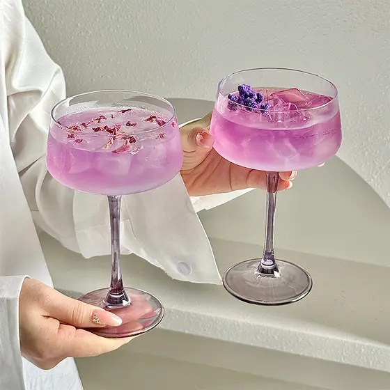 Cálice de vidro de coquetel roxo de alto valor, Design de nicho criativo, copo de vinho doméstico, copo de champanhe, pu