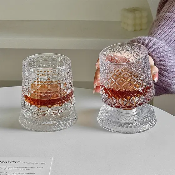 Primeiro rolo criativo martelo padrão vidro uísque vidro doméstico copo de vinho artístico barra dedicada copo de vinho