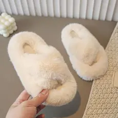 Crianças chinelos peludos 2025 outono inverno novo estilo versão coreana meninos meninas sola macia All-Match casa pai-f