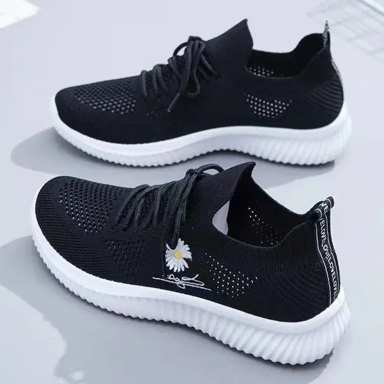 Sapatos femininos ocos 2024 verão novo estilo sapatos de malha único sapatos casuais malha respirável sapatos brancos es
