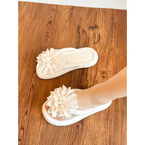 🔥 Chinelo de Praia Feminino 🔥 Estilo Coreano VENDA QUENTE Flor Aplicada Bzbz Chinelos Planos Antiderrapantes Femininos