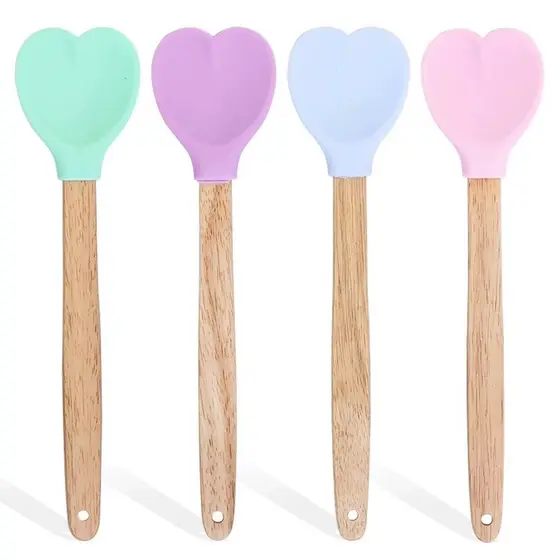 Kit 2/4 Espátulas de Silicone com Cabo de Bambu Formato Coração para Cozinha e Confeitaria