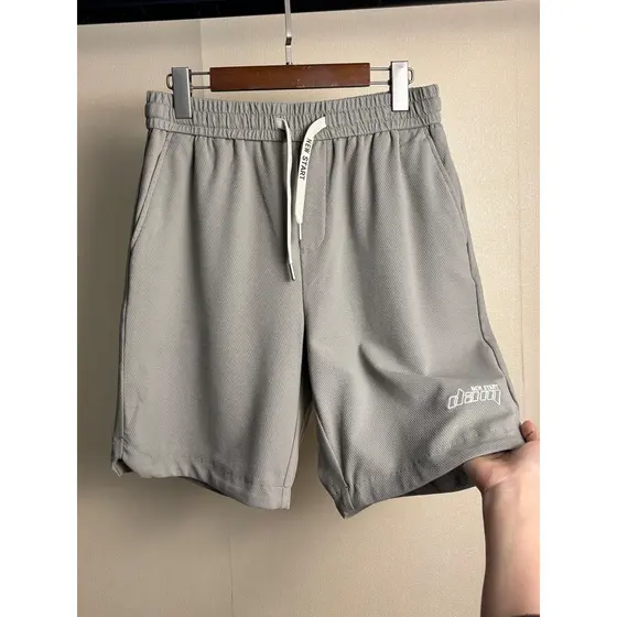 Etiqueta de retirada de uma linha, 51 algodão bordado enfeite moda ao ar livre Casual verão Shorts masculinos com fenda