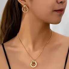 Conjunto de colar e brincos geométricos dourados de luxo leve, simples, versátil, elegante e de alta qualidade.