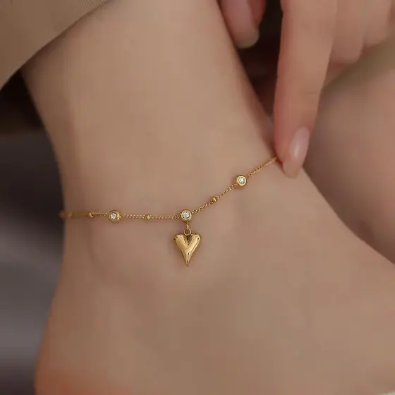 Tornozeleira de Coração em Aço Titânio HT Banhada a Ouro 18K, Joia Feminina, Presente, Aço Inoxidável em Forma de Coraçã