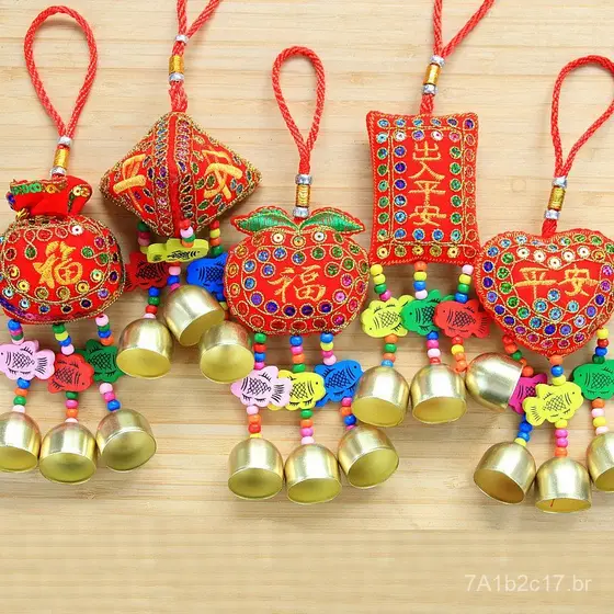 Ornamentos festivos mais vendidos para o Ano do Cavalo: sinos de vento bordados com caracteres de fortuna para o Festiva