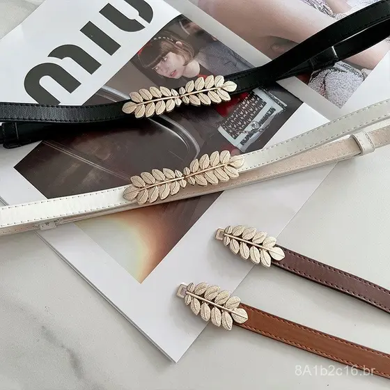 Cinto Slim Vintage Ajustável de Couro Patenteado com Fivela Dourada para Mulheres, Cinto Decorativo Versátil para Vestid