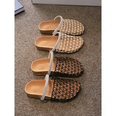 Meninas sapatos Baotou sandálias chinelos oco estilo princesa romana exterior Wear 2025 verão novo estilo sapatos infant