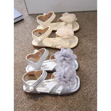Meninas sandálias dedo do pé aberto flor estilo princesa sola macia 2025 verão novo estilo sapatos infantis sapatos de b