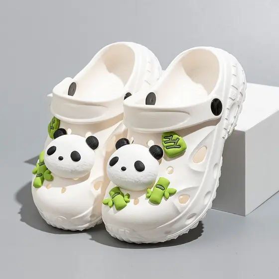2025 novo estilo meninas Panda buraco sapatos verão bonito dos desenhos animados Baotou sandálias ao ar livre chinelos b