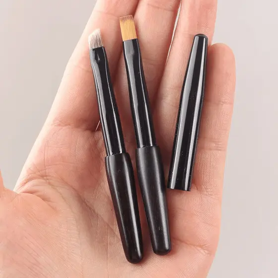 Pincel de sobrancelha profissional!Pincel de sobrancelha texugo de água, Mini pincel corretivo portátil para viagem, pin