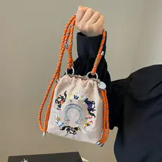 Bordado ins balde pequeno saco de pano feminino 2026 novo estilo simples contraste cor passeio andando um ombro mensagei