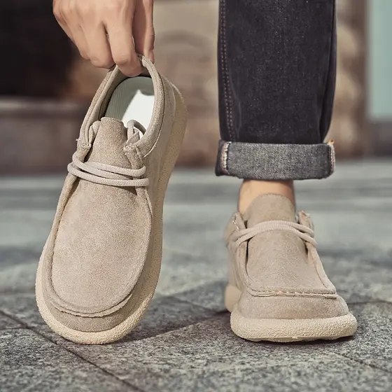 Estação europeia sapatos masculinos 2025 outono novo estilo ervilhas de sola macia sapatos antiderrapantes resistentes a