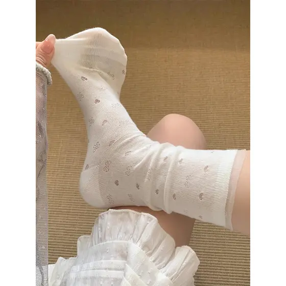 Meias brancas de renda femininas novo estilo verão estilo fino estilo balé oco coração meias de cano médio meias de pilh