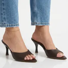 Tamanco Feminino Sandália Salto Fino Bico Folha Café LISO Confortável Forma Pequea