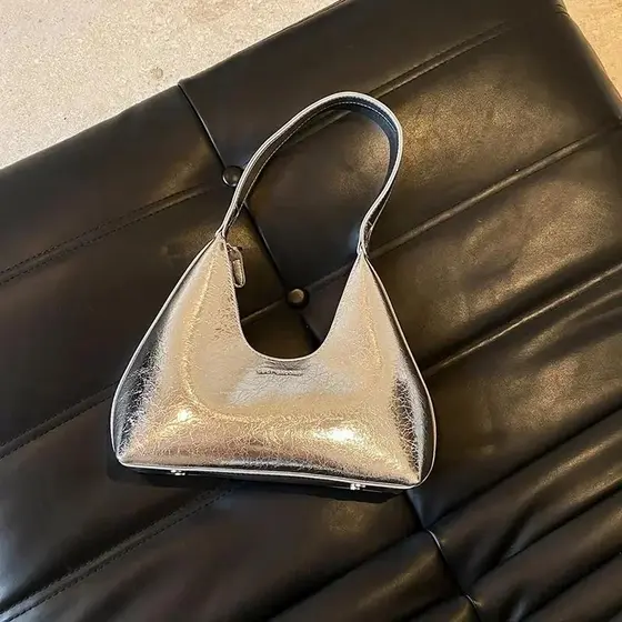 Zíper PU Picante Menina Colorida Prata Axilas Saco 2025 Novo Avançado Sensorial Vara Bolsa De Ombro Design Meia Lua Femi