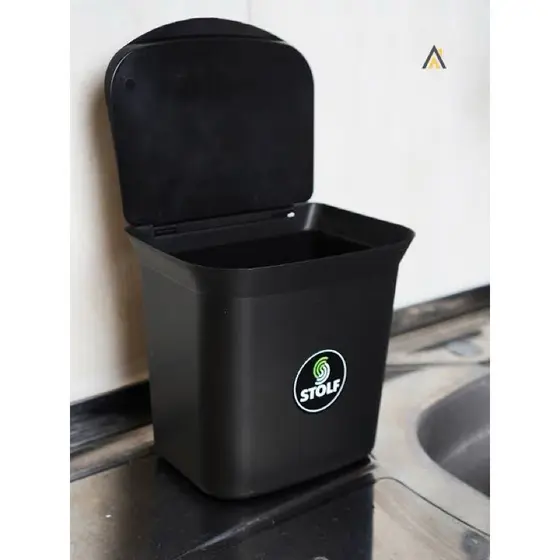 LIXEIRA DE PIA DE PLASTICO RETANGULAR SMART COM TAMPA PRETA 2,5L