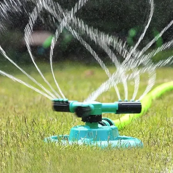 Aspersor de Irrigação 360° 12 Jatos de Plantas Jardim Grama Mangueira - Oferta