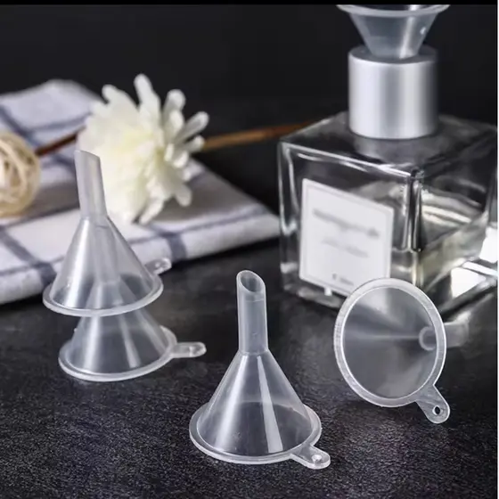Kit Mini Funil Pequeno Decant Perfume Multiuso Óleos Translúcido Cantil