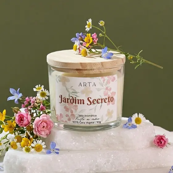 Vela Aromática Artesanal Jardim Secreto Frutas Adocicadas Premium Presente Decoração 90g 100%Vegetal