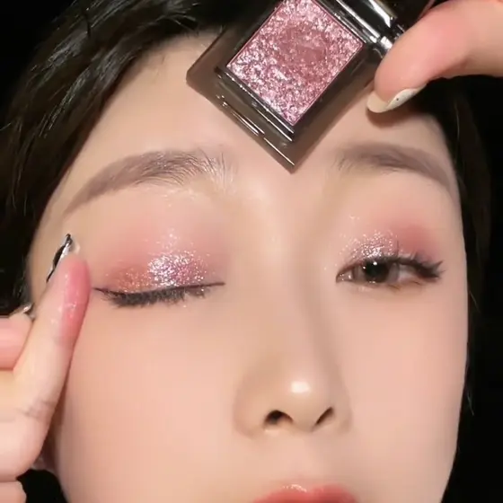 2025 novo estilo monocromático paleta de sombras fosco perolado fino brilho vidro rosa verde esfumaçado maquiagem inicia