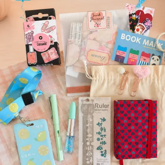 KIT DE PAPELARIA FOFA KAWAII N 2 COM CADERNO ARTESANAL CANETAS MARCADORES