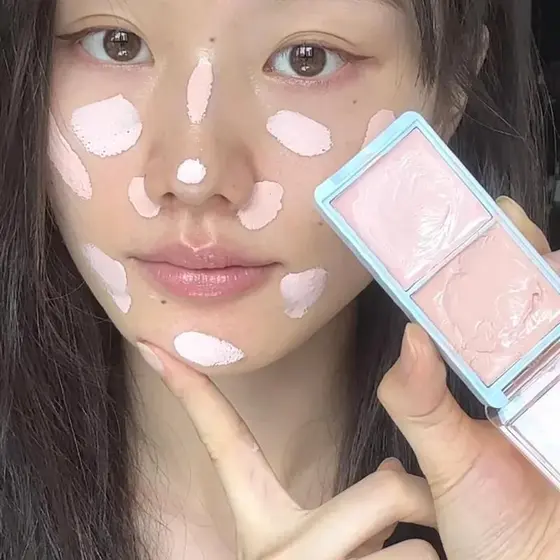 Deus em rosto plano!Creme iluminador de duas cores rosa alto brilho Facial fosco iluminando festa de estudante corretivo
