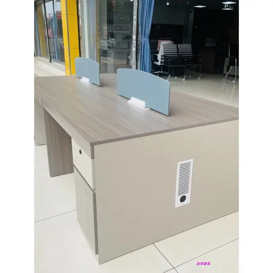 Novo estilo de escritório combinação de quatro pessoas tela de escritório mesa de computador bancada conjunta 2m 4 mesa