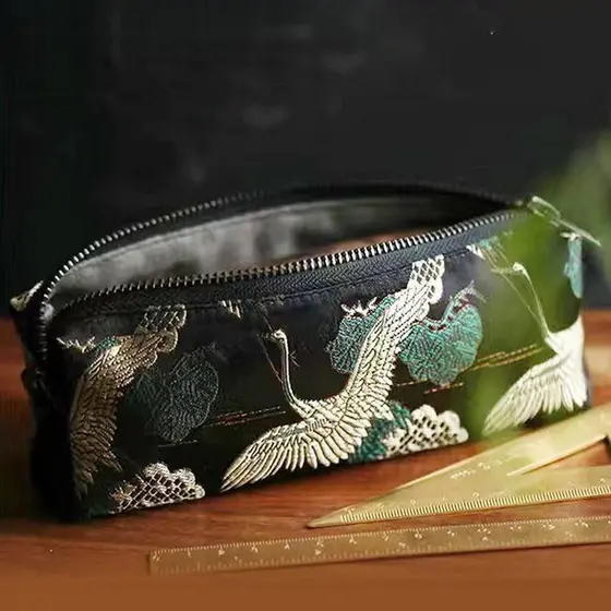 Bolsa de Lápis Vintage Dourada com Relevo e Bordado, Bolsa de Cosméticos de Grande Capacidade, Material Escolar para Est