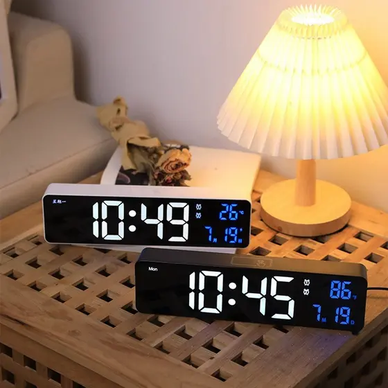 Relógio LED recarregável com temperatura relógio eletrônico sala de estar relógio de parede simples relógio Digital cabe