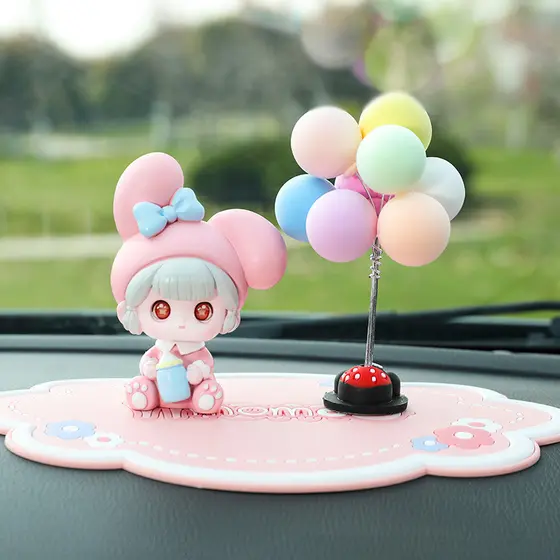 Enfeites de carro 2024 novo estilo High-End Console central ornamentos bonito dos desenhos animados cabeça móvel boneca 
