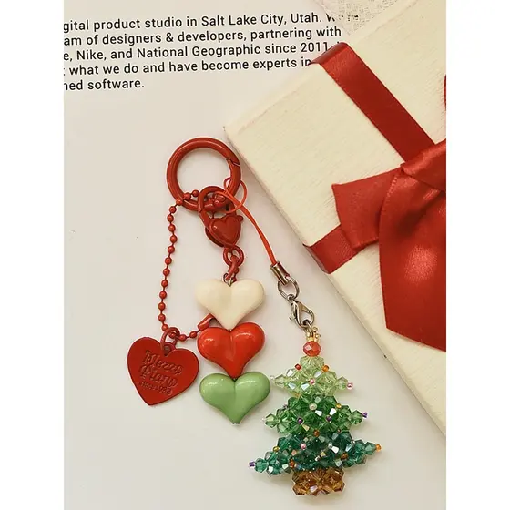 Presente de natal bonito imitação de cristal frisado árvore de natal carro chaveiro anel amor casal saco de escola pinge