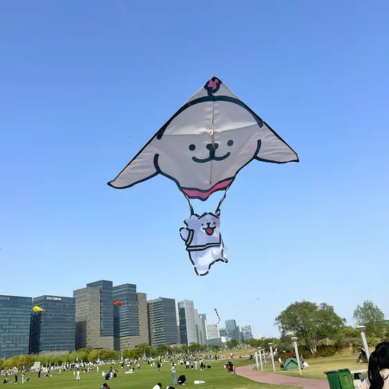 Filhote de cachorro kite adulto crianças dedicado brisa fácil voar 2026 novo estilo Handheld papel kite ao ar livre foto