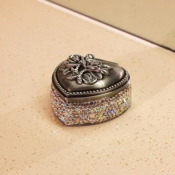 Diamante Metal em forma de coração caixa de jóias luz luxo colar brincos anel jóias requintado portátil caixa de armazen