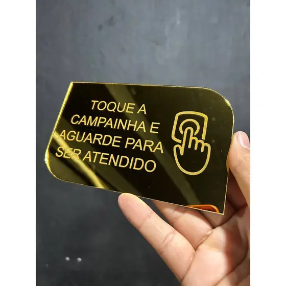 Placa de campainha em acrílico espelhado - Elegância e Ótima funcionalidade.