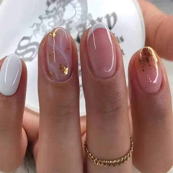 Unhas postiças francesas brancas em formato de amêndoa curta com design de glitter dourado, conjunto completo de unhas p