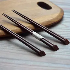 Pauzinhos de madeira estilo japonês, pauzinhos pontiagudos, pauzinhos criativos com design de corte, pauzinhos de madeir