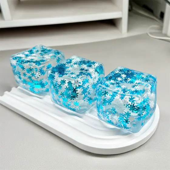 [Estoque pronto] Floco de neve cubo de gelo pitada música descompressão ventilação Maltose quadrado pequeno brinquedo de